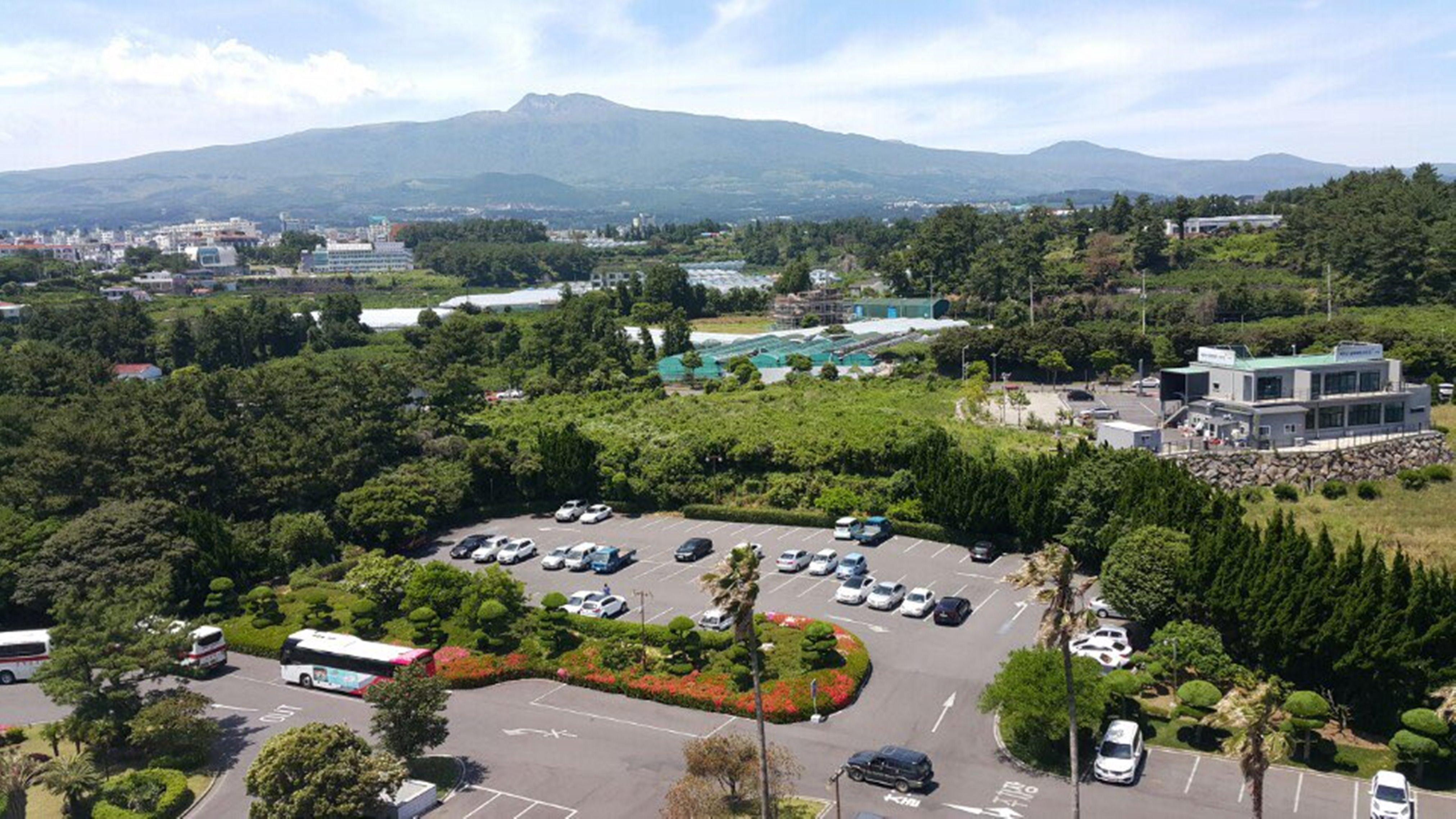 Seogwipo Kal Hotel Exterior photo View of the University of Hawaii at Hilo