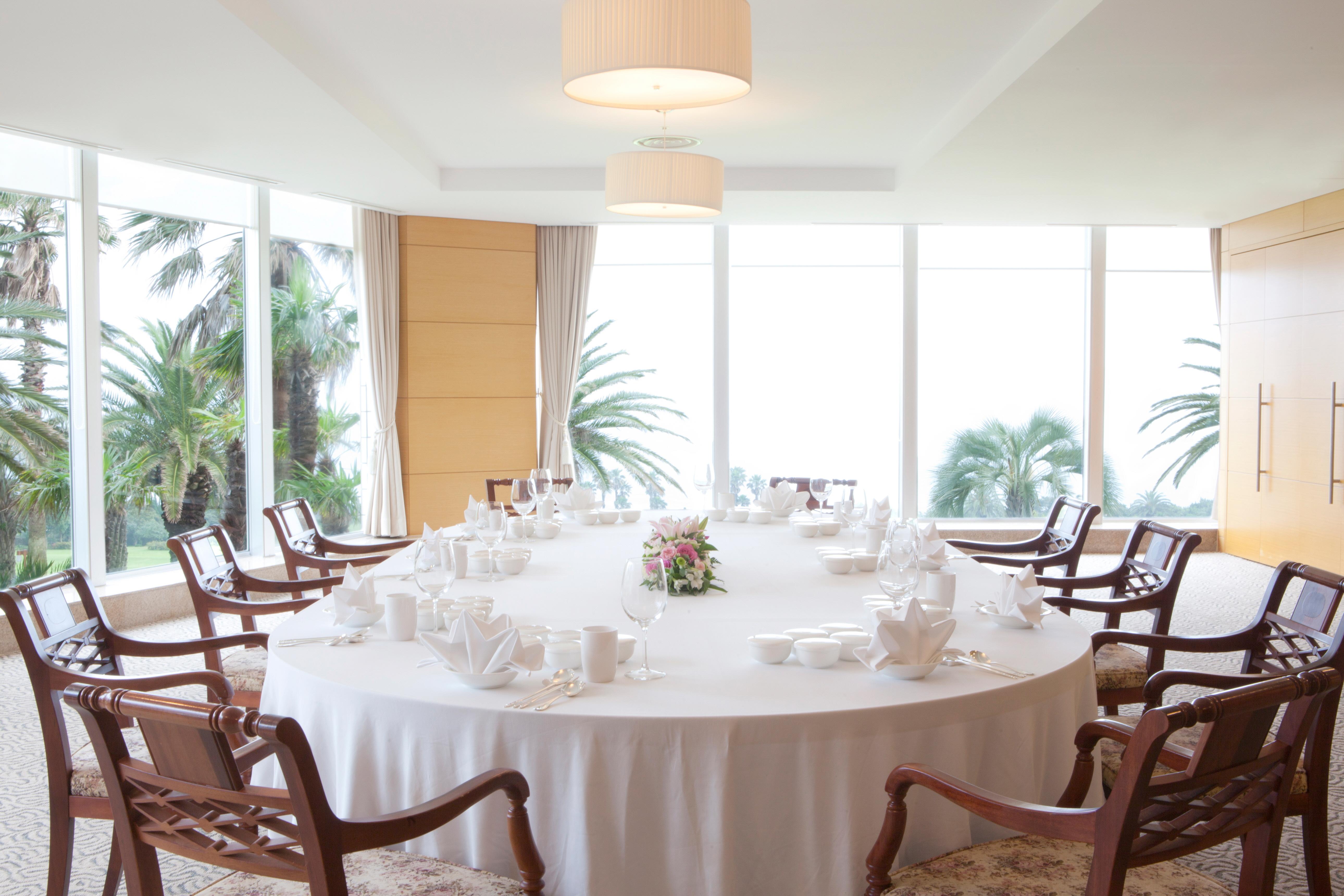 Seogwipo Kal Hotel Exterior photo The meeting room