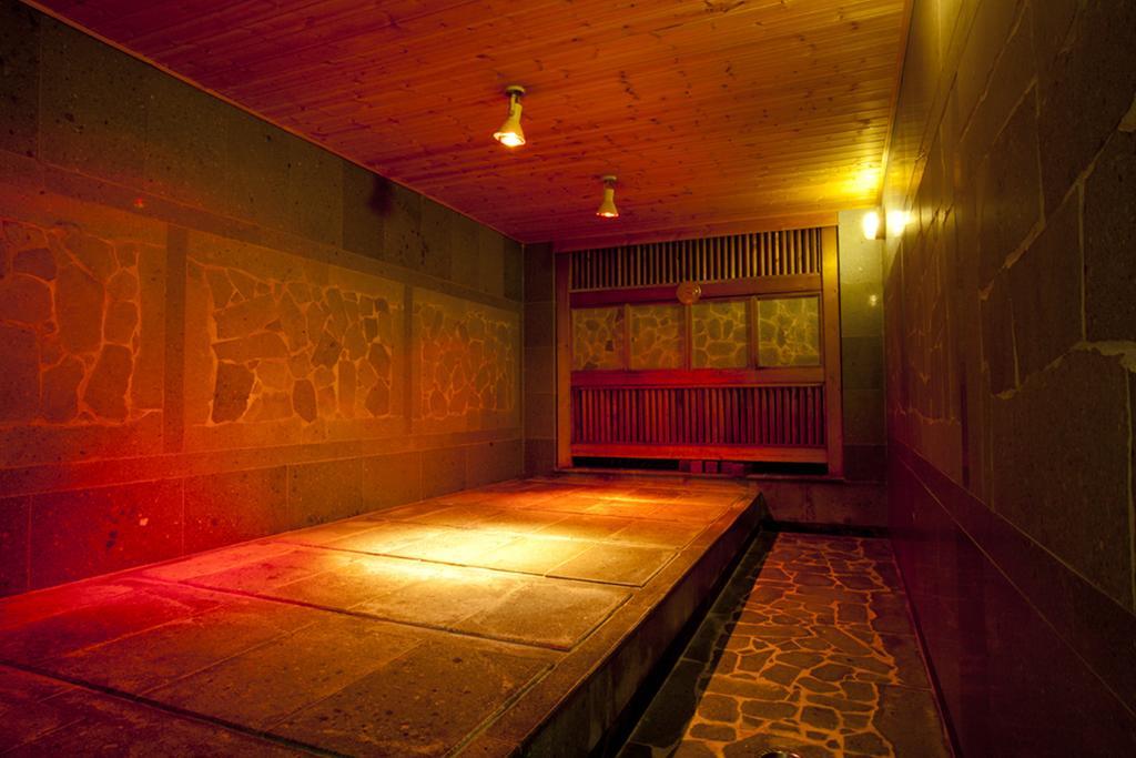 Seogwipo Kal Hotel Exterior photo A salt room at the spa