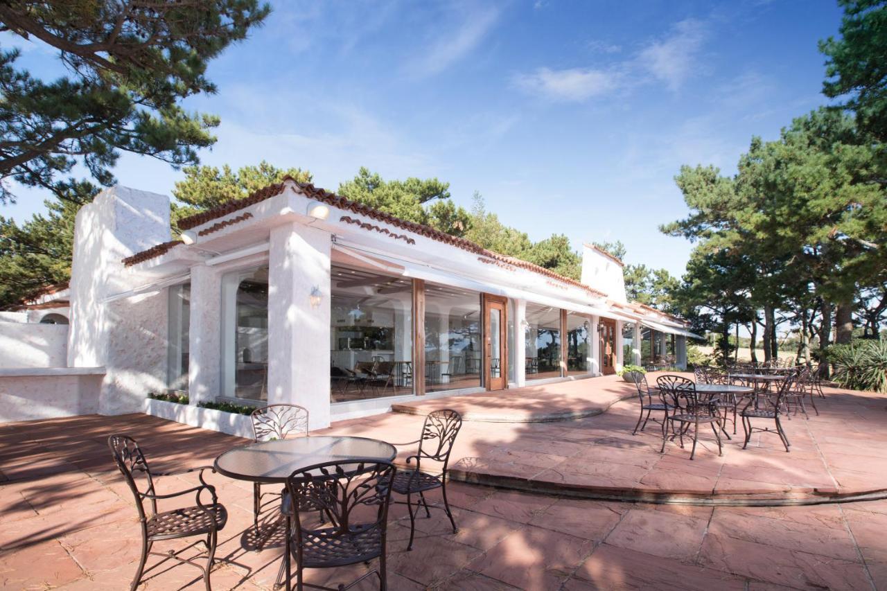 Seogwipo Kal Hotel Exterior photo The clubhouse at the Santa Barbara Polo & Racquet Club